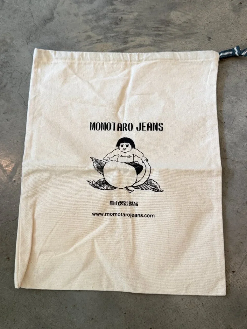 Momotaro 